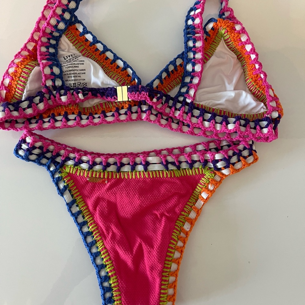 Live Bikini - Picture 2 of 7